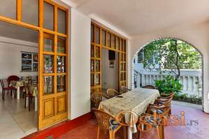 Prodajem kuću sa apartmanima/hotel, Sutomore